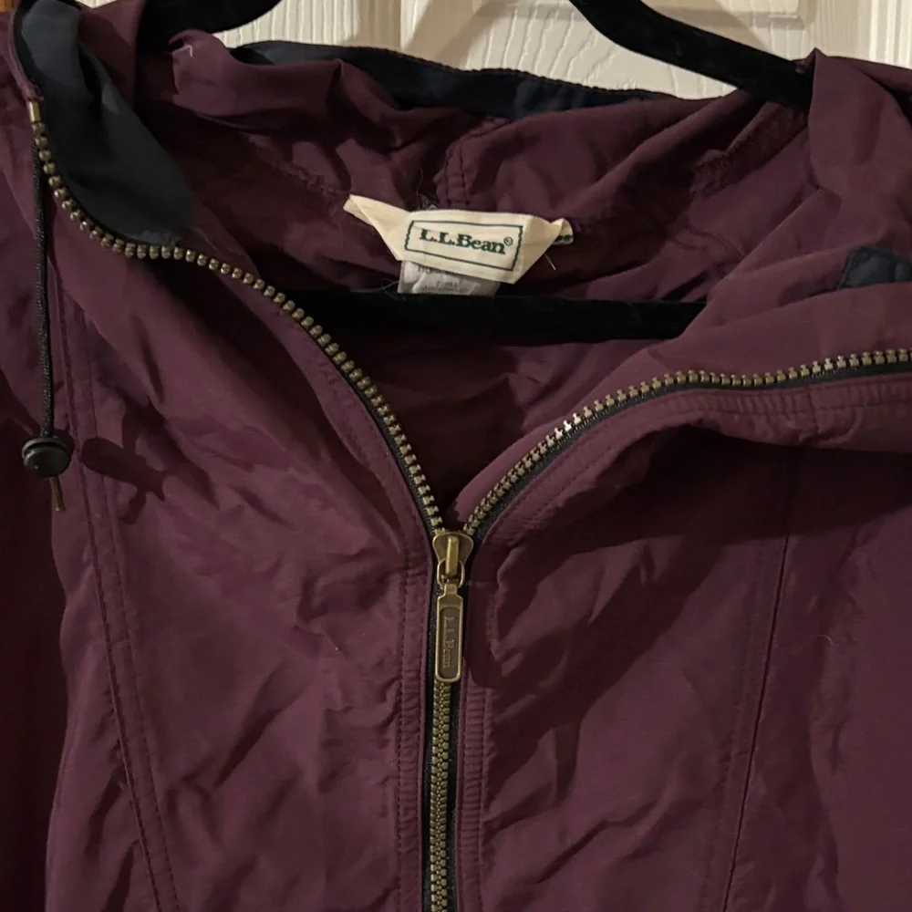 L.L. Bean Burgundy and Navy Rain Jacket size Large. Great condition! - Picture 3 of 3